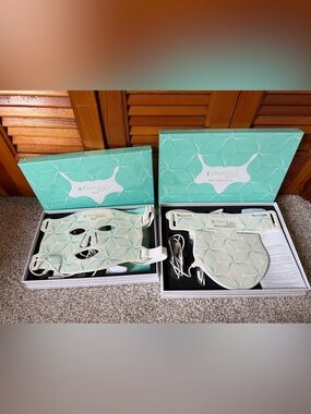 Omnilux Light Therapy Facial & Neck Mask - Mint Green